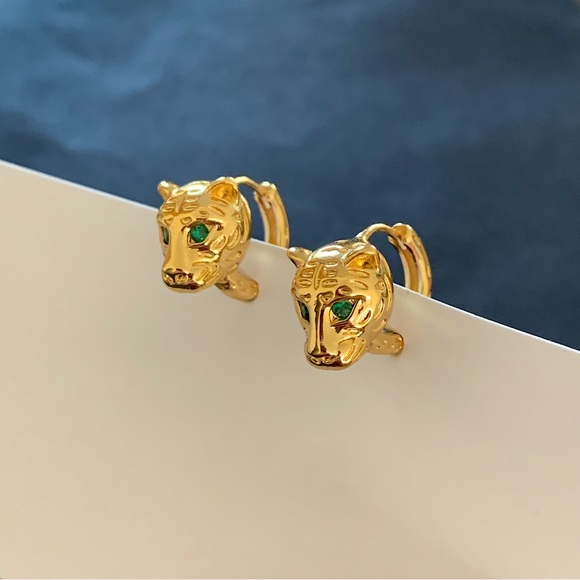 Leopard earrings, leopard studs earrings, jaguar earrings, jaguar studs earrings - Picture 2 of 3